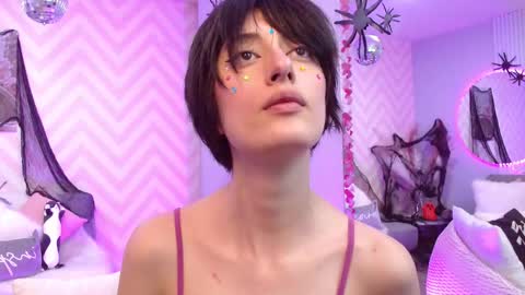 Lola online show from October 16, 2:40 pm