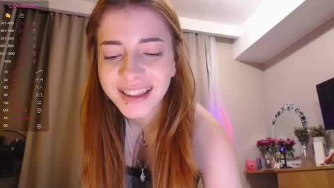 Snapshot of lola_dinky chatting on March 3, 6:44 pm Lola online show from March 3, 6:44 pm