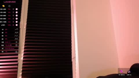 Lola online show from November 1, 8:00 pm