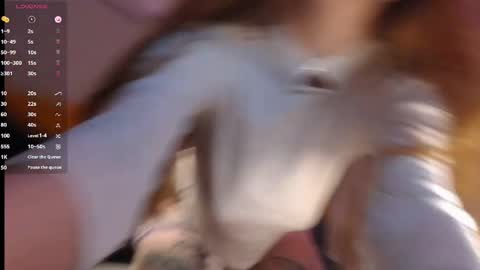 Lola online show from April 4, 9:45 pm