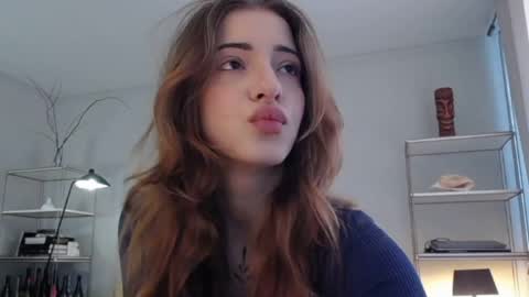 Snapshot of lola_dinky chatting on June 3, 9:12 am Lola online show from June 3, 9:12 am