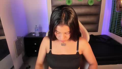 lola_js online show from March 18, 3:53 am