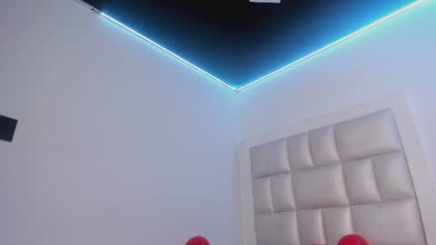 Snapshot of lola_js chatting on June 17, 4:30 pm lola_js online show from June 17, 4:30 pm