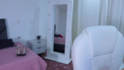 Lola  online show from May 19, 2:01 pm