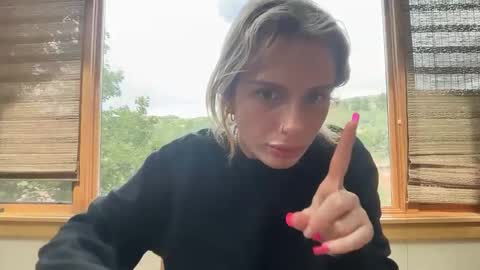 Snapshot of lolaa555 chatting on June 7, 8:56 pm lolaa555 online show from June 7, 8:56 pm