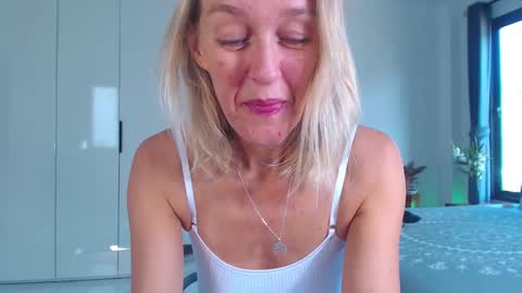 Lola online show from January 11, 1:43 am