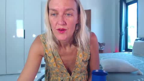 Lola online show from March 21, 7:57 am