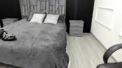 Snapshot of lolaangellx chatting on November 17, 7:41 pm Lola Angel online show from November 17, 7:41 pm