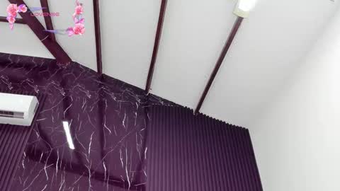 Snapshot of lolaangellx chatting on November 25, 8:20 pm Lola Angel online show from November 25, 8:20 pm