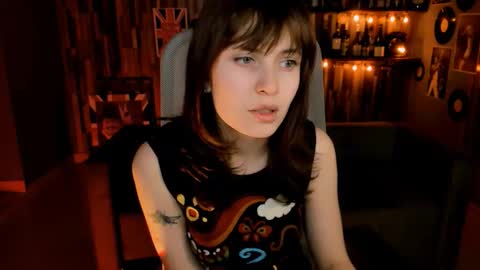 Snapshot of lolaasmus chatting on February 6, 9:12 am I consider myself the god Loki but life just calls me LOL online show from February 6, 9:12 am