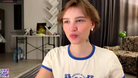 lolaatatee online show from July 11, 6:43 pm