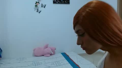 lolabloomx online show from November 6, 9:37 pm