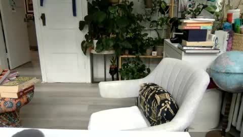 Snapshot of lolalustful chatting on June 26, 10:14 pm Lola Lustful online show from June 26, 10:14 pm