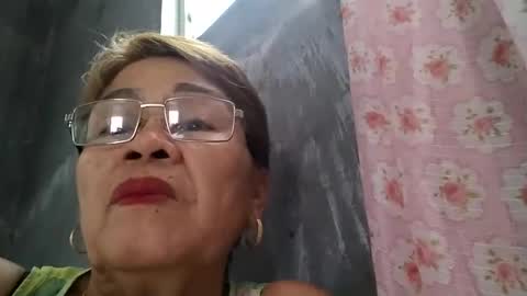 Snapshot of lolamommie chatting on January 14, 7:48 am tey online show from January 14, 7:48 am