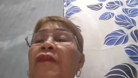 Snapshot of lolamommie chatting on January 21, 10:08 pm tey online show from January 21, 10:08 pm
