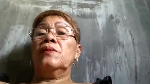 Snapshot of lolamommie chatting on January 23, 6:49 am tey online show from January 23, 6:49 am