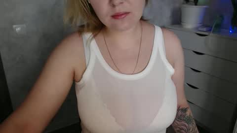 Snapshot of lolamyr chatting on April 26, 5:38 am kiss online show from April 26, 5:38 am