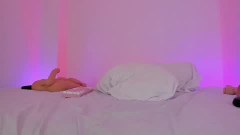 Lola online show from March 9, 10:30 pm