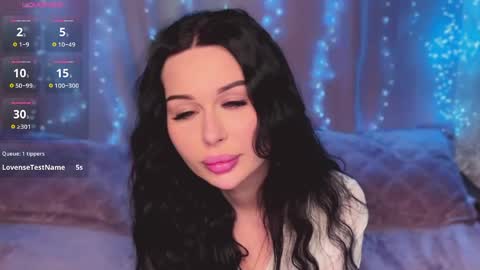 Lola Reyiti online show from April 23, 7:49 pm