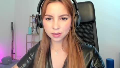 Snapshot of lolaverse chatting on May 15, 7:59 am Lola doll online show from May 15, 7:59 am