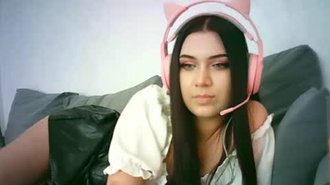 Snapshot of lolaxbunnyx chatting on June 16, 11:57 am LolaXBunnyx online show from June 16, 11:57 am