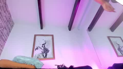 Lola online show from October 25, 11:51 am