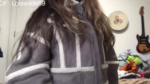 Lolita Wildes Back  online show from December 15, 7:34 am