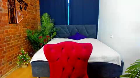 Lolla online show from December 21, 7:37 am