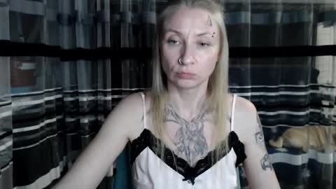 Lisa online show from November 10, 6:18 pm