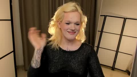 lollita online show from April 3, 6:00 am