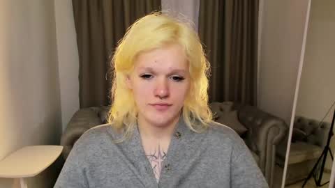 lollita online show from April 12, 6:18 am