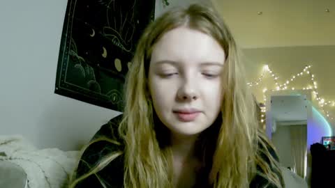 Lilly online show from December 4, 1:42 pm