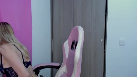 Lolly online show from December 10, 9:22 pm