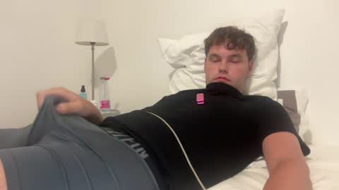 Snapshot of londonlad2002x chatting on July 22, 1:08 am londonlad2002x online show from July 22, 1:08 am