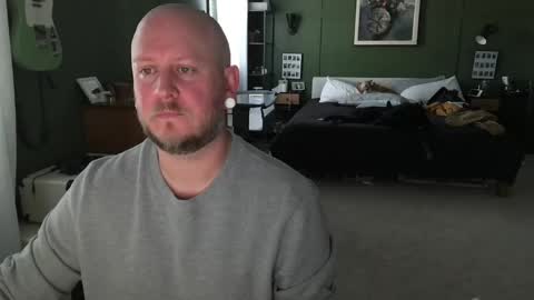 Snapshot of lone_string chatting on April 2, 5:21 pm Lone online show from April 2, 5:21 pm