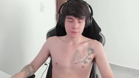 Snapshot of lonelyhotboy0 chatting on October 10, 2:49 pm Kevin online show from October 10, 2:49 pm