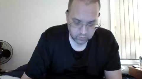 Snapshot of lonelyman91775 chatting on June 5, 7:58 am Lonely Man online show from June 5, 7:58 am