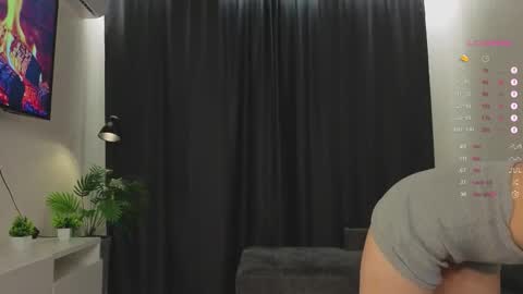 Snapshot of loney__tunes chatting on September 28, 3:39 pm Shy EvaStreams are everyday 9 AM - 3 PM GMT 3 online show from September 28, 3:39 pm