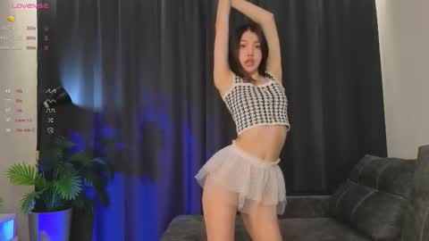 Snapshot of loney__tunes chatting on November 7, 4:07 pm Shy EvaStreams are everyday 9 AM - 3 PM GMT 3 online show from November 7, 4:07 pm