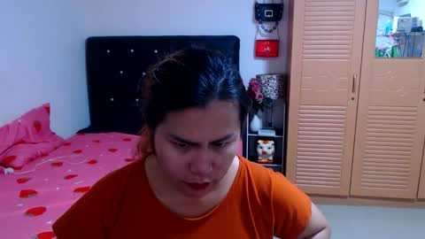 Snapshot of longasiansausage chatting on October 5, 9:40 am TOPwithEXTRABiG online show from October 5, 9:40 am