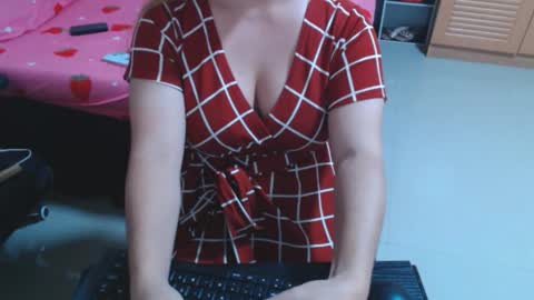 Snapshot of longasiansausage chatting on October 15, 3:23 pm TOPwithEXTRABiG online show from October 15, 3:23 pm