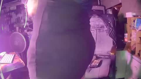 Snapshot of longbeachcd69 chatting on October 13, 8:25 am longbeachcd69 online show from October 13, 8:25 am