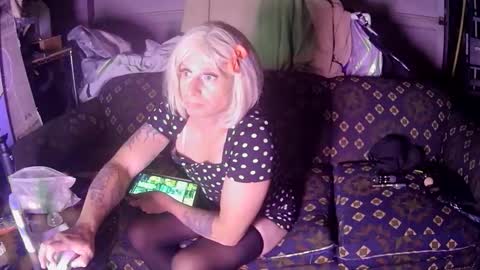 Snapshot of longbeachcd69 chatting on November 7, 9:42 am longbeachcd69 online show from November 7, 9:42 am