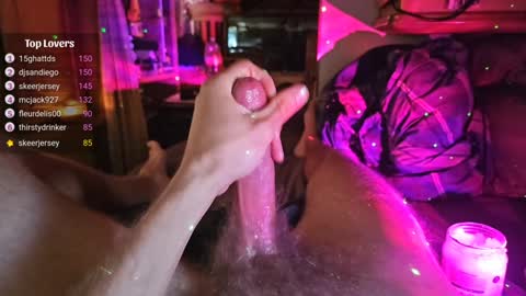 Snapshot of longdongtheprince chatting on December 17, 5:15 pm longdongtheprince online show from December 17, 5:15 pm