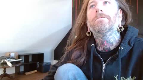 longhair online show from January 8, 6:31 pm
