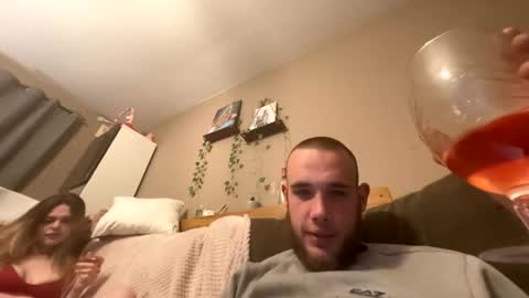 Snapshot of longjohndong321 chatting on April 6, 12:08 am Unknowncouple online show from April 6, 12:08 am