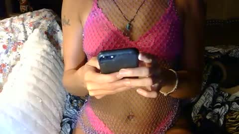 Snapshot of longlegstammy chatting on September 10, 12:43 am Cutenurse91 online show from September 10, 12:43 am