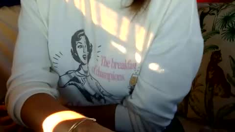 Snapshot of longlegstammy chatting on October 26, 4:13 pm Cutenurse91 online show from October 26, 4:13 pm