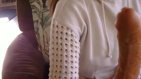 Snapshot of longlegstammy chatting on May 25, 1:06 pm Cutenurse91 online show from May 25, 1:06 pm