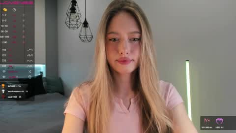 Snapshot of longoriaeva chatting on April 1, 1:41 pm Eva online show from April 1, 1:41 pm
